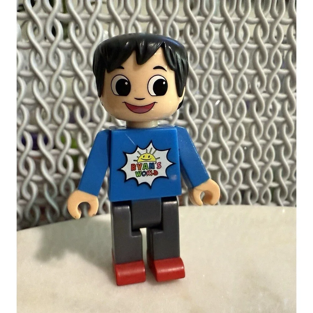 8 Ryan's World Toy Action‎ Figures Kung Fu,Gus,Robot,Titan,Diver,Doctor & Racer